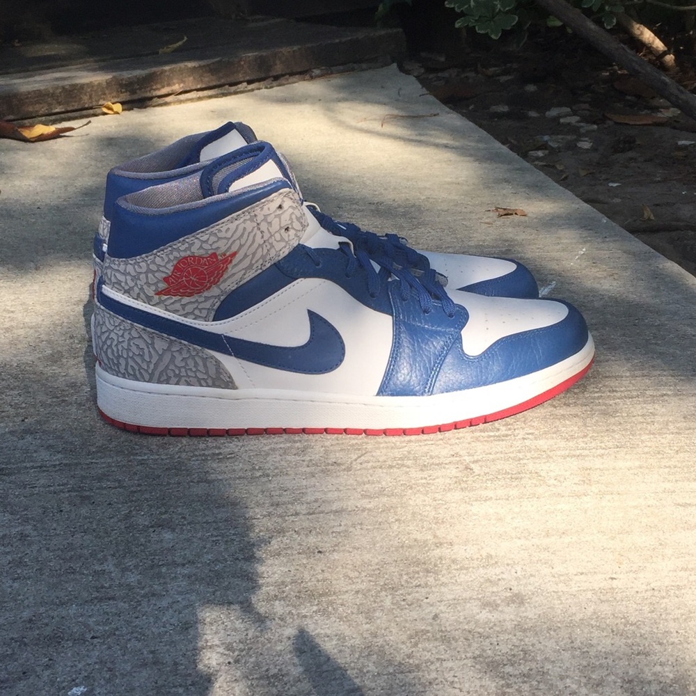 Jordan 1 True Blue